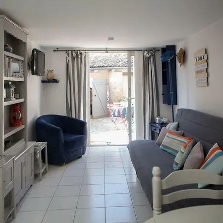 Le Clos Des Sternes Apartamento *